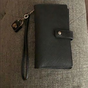 Henri Bendel black wallet